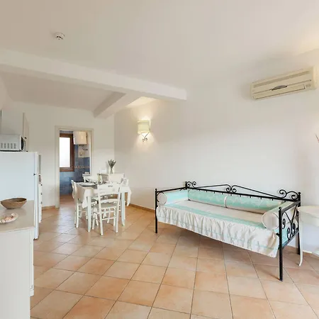 Pierre & 4* Vignola Mare